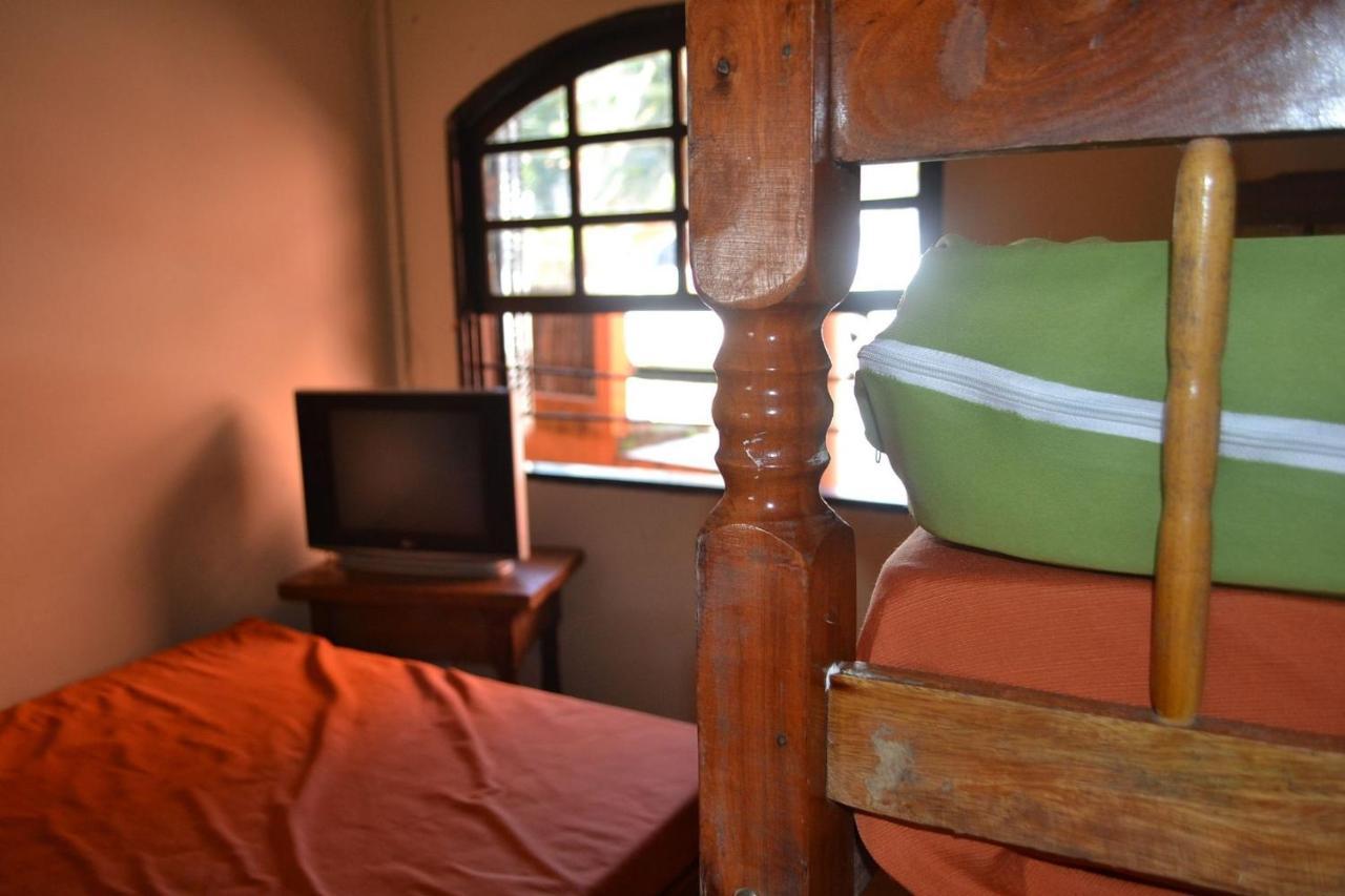 0001.09 - Maranduba - Chale Terreo - 1 Dormitorio - 6 Pessoas - 2 Quadras Do Mar - Piscina - Wi-Fi Ubatuba Εξωτερικό φωτογραφία